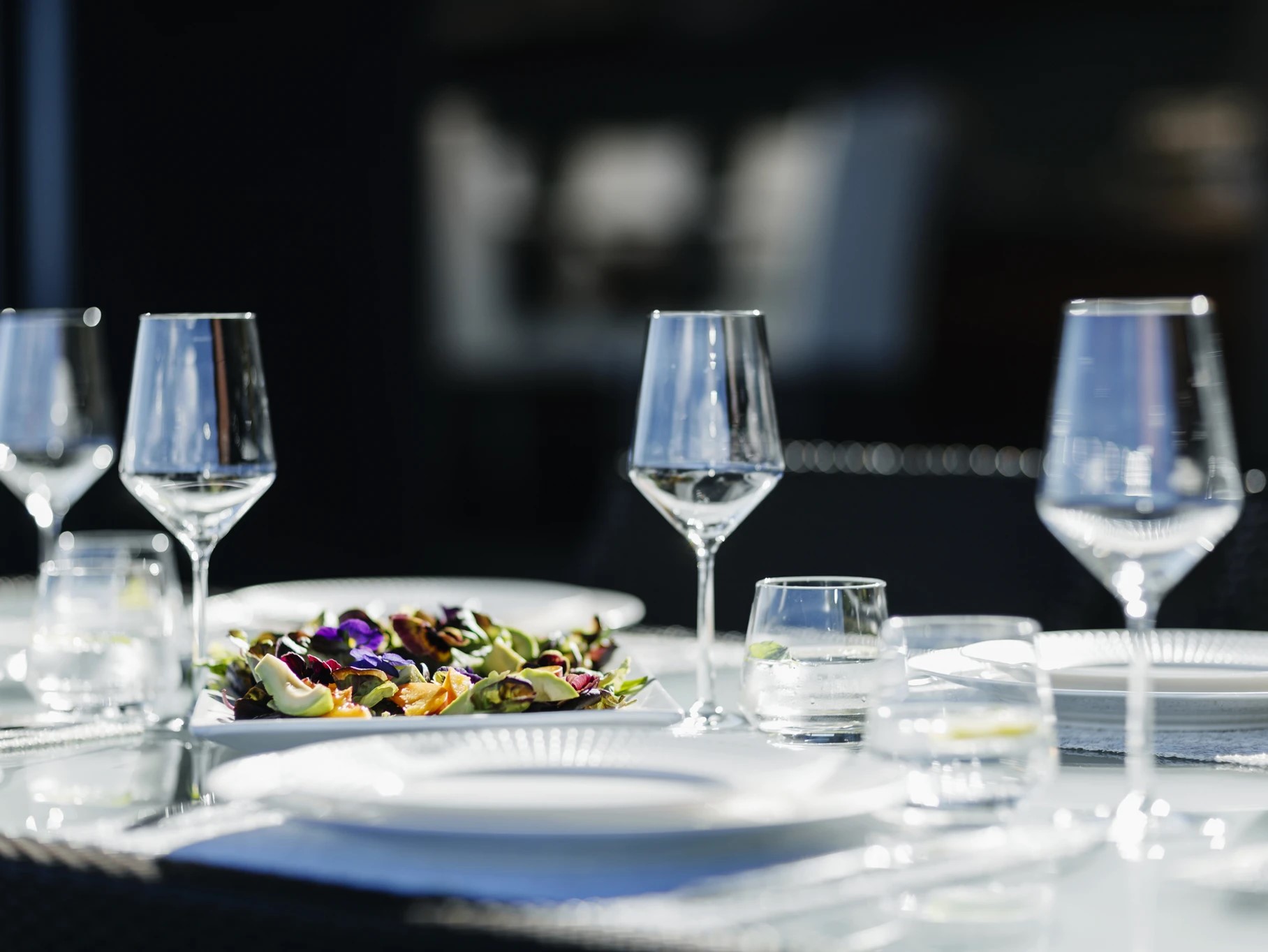 Best Alcohol-Free Wines for Your Next Dinner Party